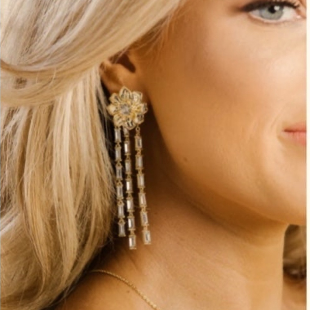 Kendra Scott Statement earrings gold marquis